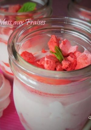 Une photo de Eton Mess aux fraises