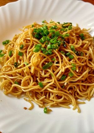 A picture of Chilli Garlic Noodles.