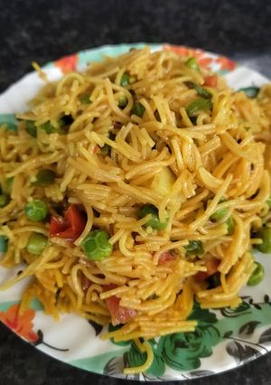 वेजिटेबल सेवई उपमा रेसिपी मुख्य फोटो