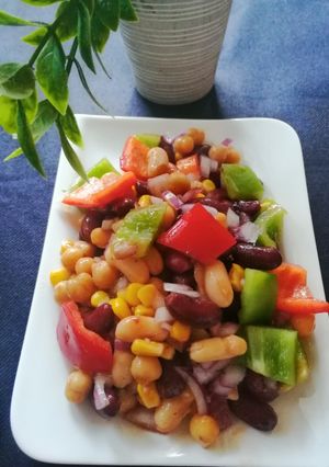 A picture of Mexican beans salad.