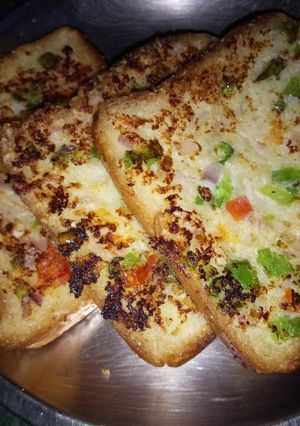 A picture of Rawa malai toast.