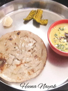 બાજરી નો રોટલો (Bajri Rotlo Recipe In Gujarati) રેસીપી મુખ્ય ફોટો