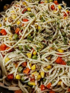 Una foto de VEGETALES🥕🫑🌽Y Atún al Limón🍋con Pasta🍜Larga...!0