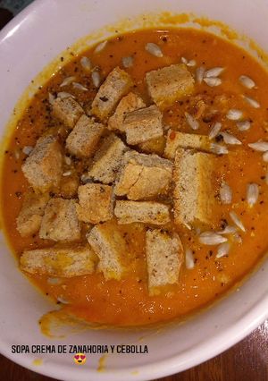 Una foto de Sopa crema de zanahoria