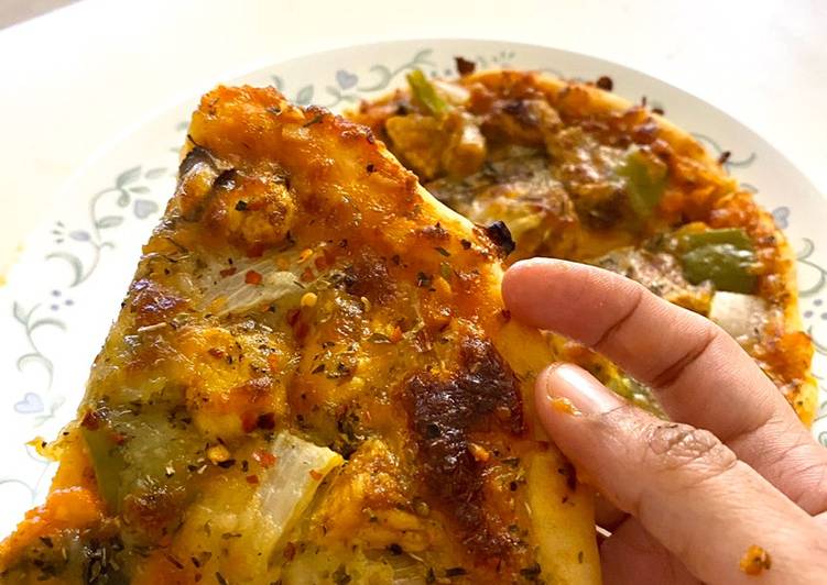 Recipe of Homemade Chicken Tikka Pizza