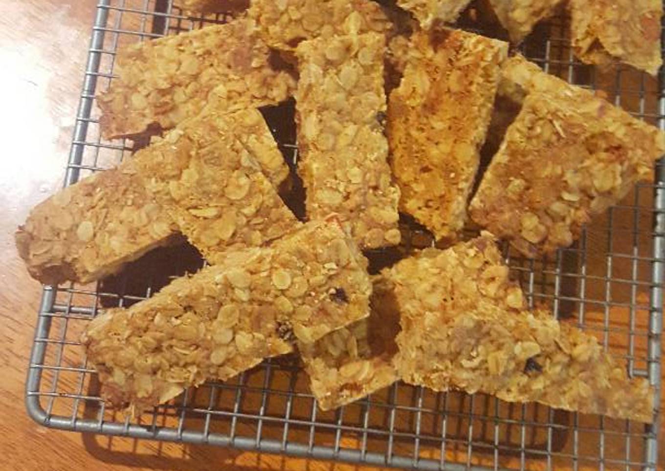 Tropical muesli slice