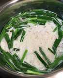 簡單煮韭菜清麵線湯