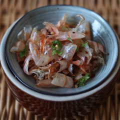 A picture of Crispy Prawn skin with honey and chilli - Kuung keaw.