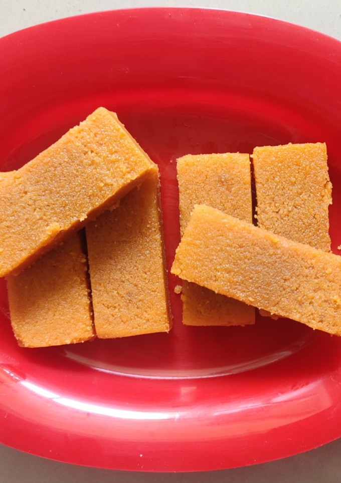 கேரட் மைசூர் பாக் (Carrot Mysore pak recipe in tamil) செய்முறை முக்கிய புகைப்படம்
