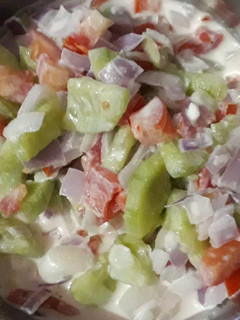 चटपटी और खट्टी मीठी कचूमर सलाद (Chatpati or Khatti mithi Kachumar Salad recipe in hindi) रेसिपी मुख्य फोटो