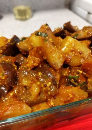 A picture of Aloo baigan.