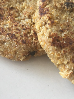 Foto principal de Hamburguesas veganas de quinoa y lentejas