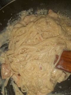 Una foto de Salsa Alfredo con fideos