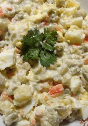 A picture of Macédoine (vegetables, eggs, mayo).
