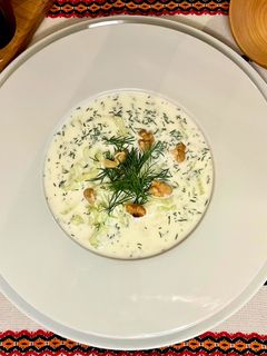 Hideg bolgár uborka leves (Tarator) recept fotója