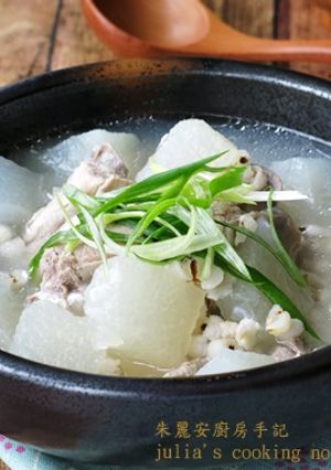 [冬瓜薏仁排骨湯]簡易家常菜 的食譜成品照片