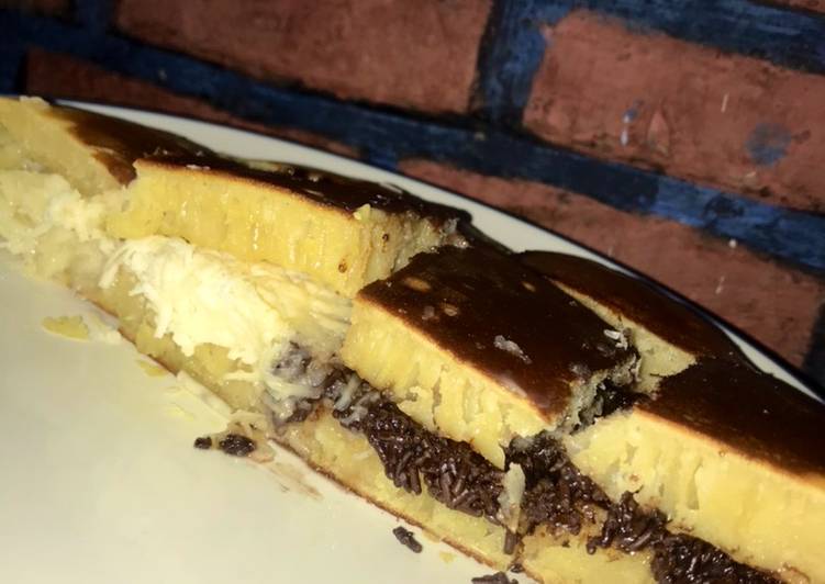 Bagaimana Menyiapkan Martabak Manis Teflon Sederhana, Sempurna