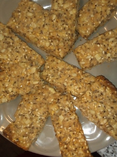 Una foto de Crackers de mix de semillas (girasol, sésamo común y dorado y chía)