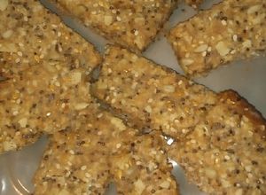 Una foto de Crackers de mix de semillas (girasol, sésamo común y dorado y chía)