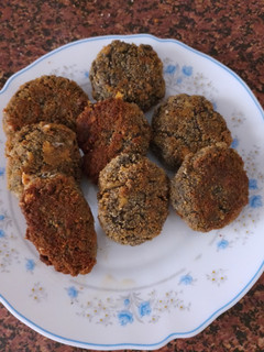 Una foto de Croquetas de arroz negro