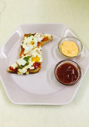 ચીઝ બર્સ્ટ ટોસ્ટ (Cheese Burst Toast Recipe in Gujarati) રેસીપી મુખ્ય ફોટો