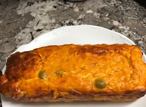 Una foto de Pastel de Merluza Congelada y Aceitunas Rellenas