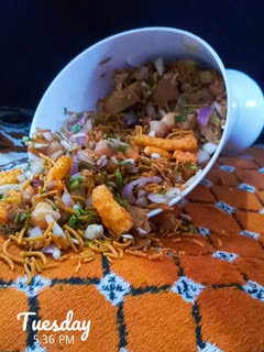 A picture of Bhel poori.