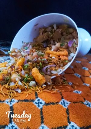 A picture of Bhel poori.