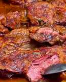 Carne de vaca ao forno com vinho tinto