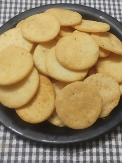 રવા ની ફરસી પૂરી (Rava Farsi Poori Recipe In Gujarati) રેસીપી મુખ્ય ફોટો