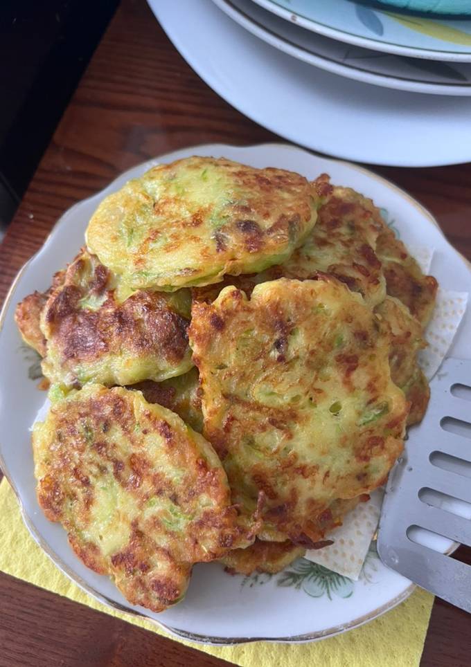Кабачкові оладки з сиром