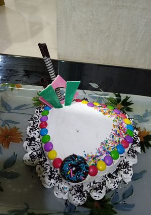 A picture of Homemade oreo biscuite cake.