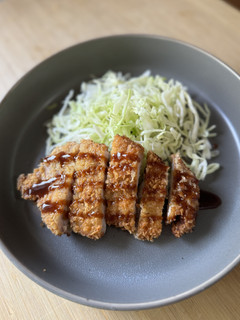 A picture of Tonkastu.