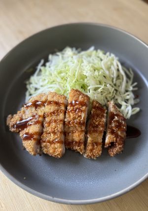 A picture of Tonkastu.