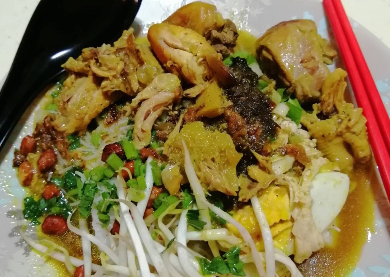 Soto ayam khas Indonesia