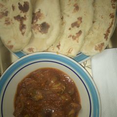 A picture of Garlic naan bread.