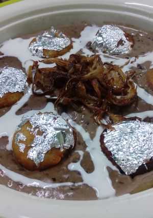 A picture of Anjeeri Dal Makhni stuffed khoya balls in creamish dal makhni.