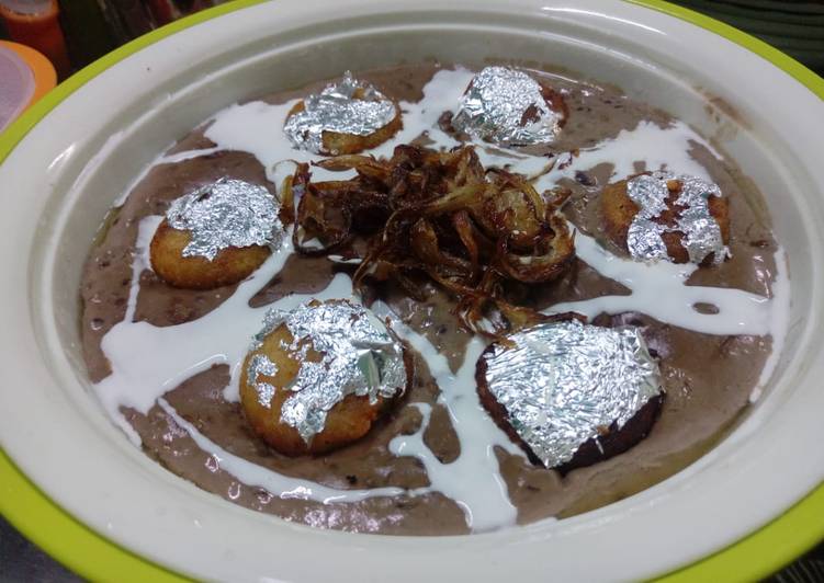 Simple Way to Prepare Award-winning Anjeeri Dal Makhni stuffed khoya balls in creamish dal makhni