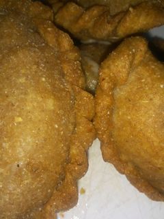 Una foto de Empanadas sencillas de jamón y queso. Masa casera integral