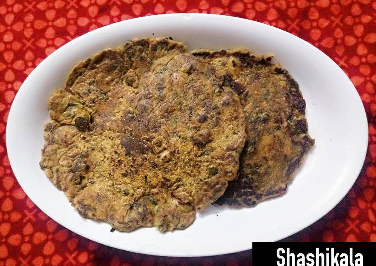 Simple Way to Make Royal Thalipeeth
