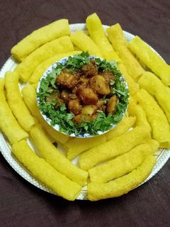 ભુંગળા બટાકા (Bhungra Bataka Recipe In Gujarati) રેસીપી મુખ્ય ફોટો