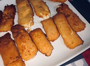 Una foto de Bastones de muzzarella
