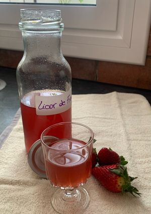 Una foto de Licor de fresas
