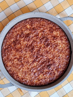Una foto de Torta de cebolla con harina de trigo sarraceno 🥧 Torta salada de cebolla versión sin gluten 🧅🫒