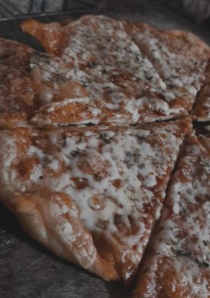Una foto de PIZZA🍕🍕🍕