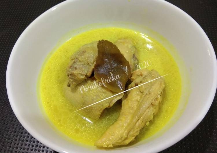 Proses memasak Opor Ayam Kampung Anti Gagal
