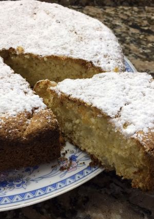 Una foto de TORTA DE MANZANA 🍎🍏