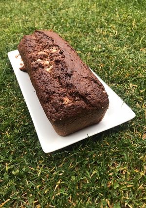 Una foto de Budín de banana y chispas de choco blanco