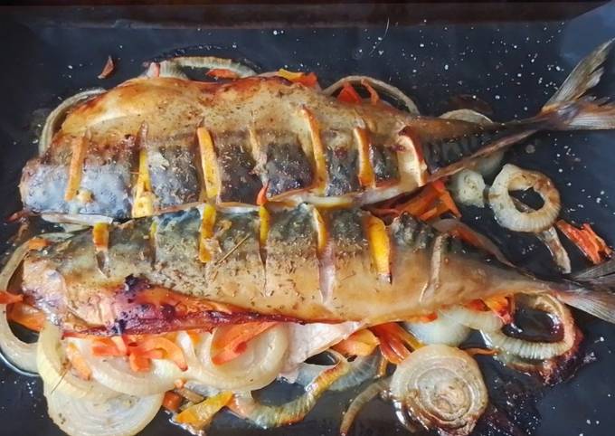 Скумбрія запечена