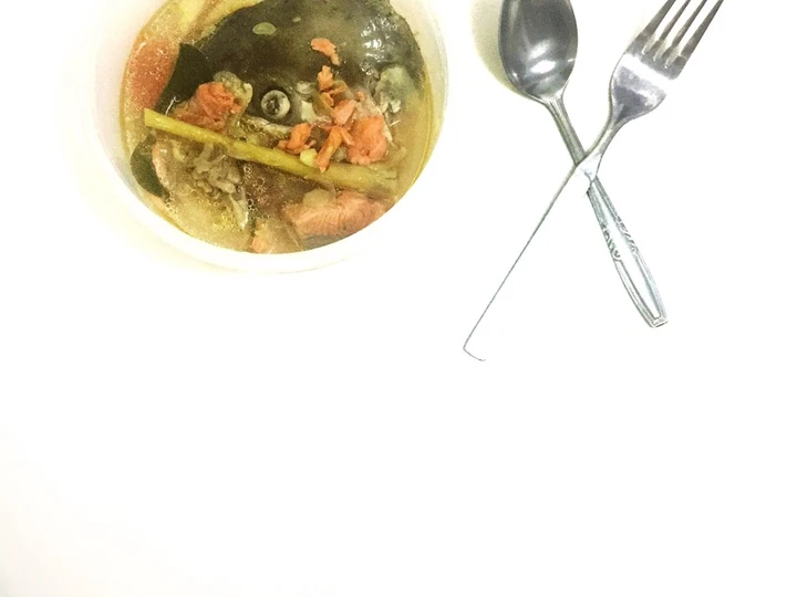 Cara Gampang Menyiapkan Resep Sop kepala ikan salmon yang Lezat Anti Ribet, Mantap Sekali